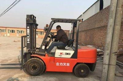 新疆想考个叉车？这三项硬性要求你不能忽视